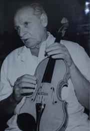 Guido Pascoli, Atelier Musikantiga, Revista Strad