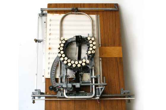 Maquina de escrever notas musicais