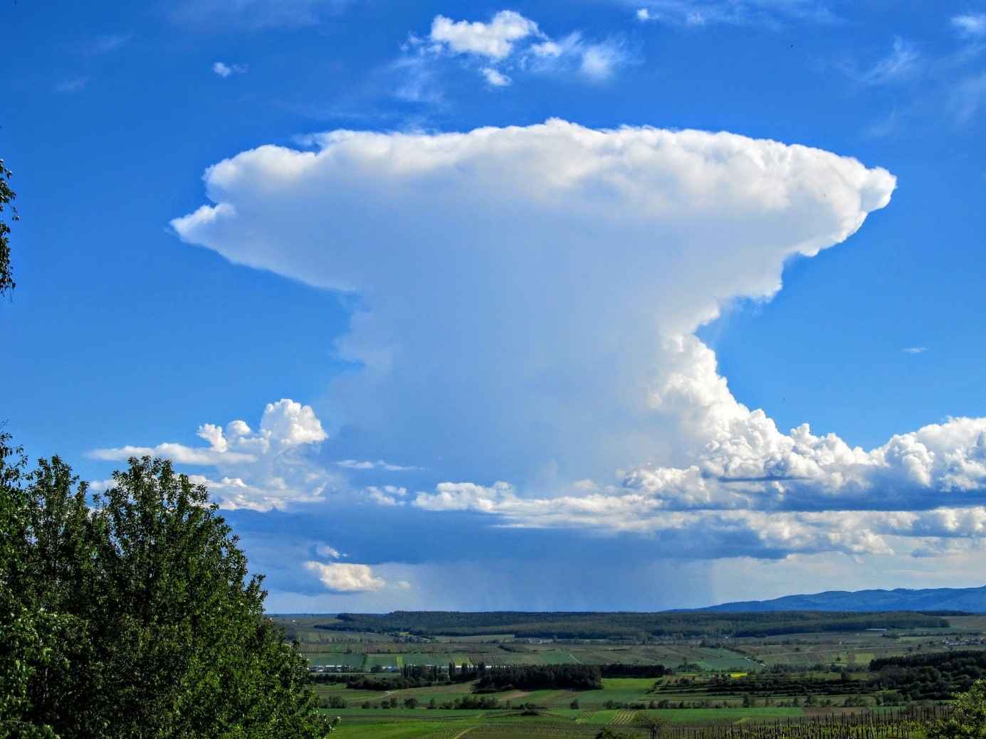 nuages orage avec enclume